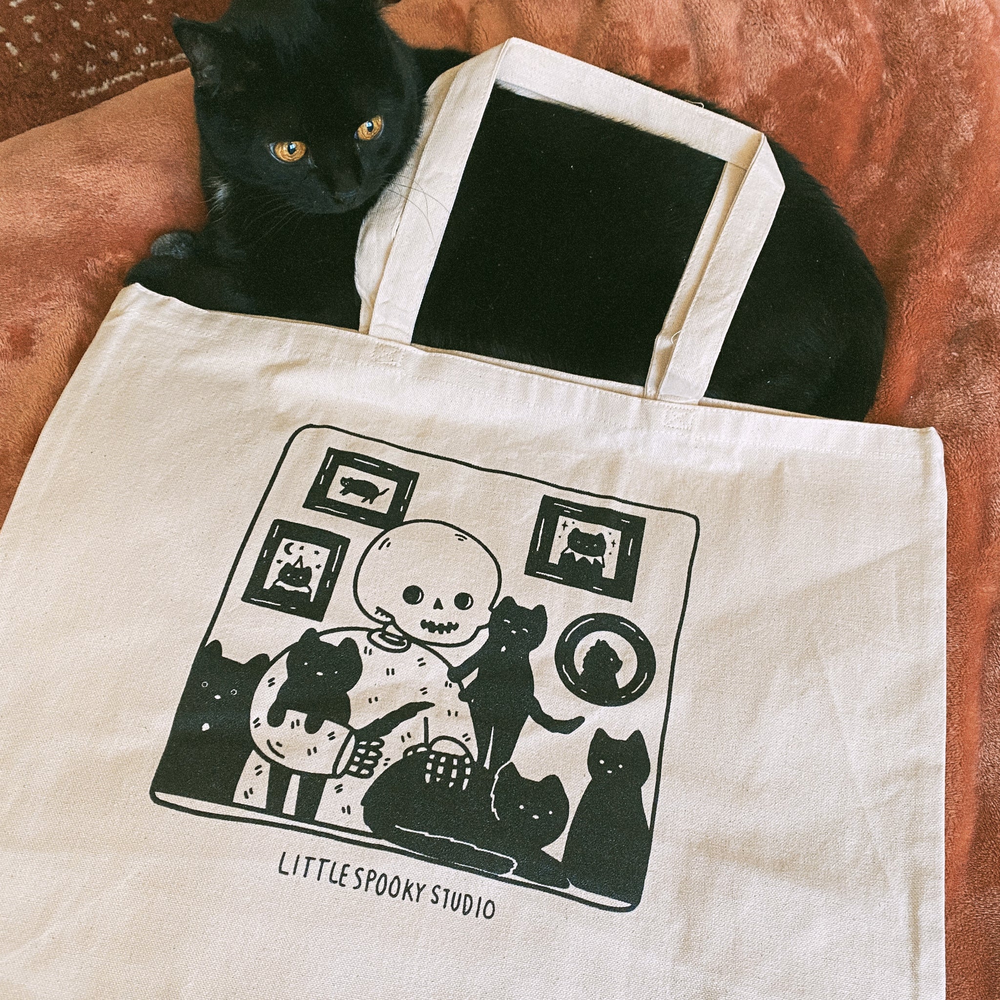 Nine Lives Jumbo Tote Bag